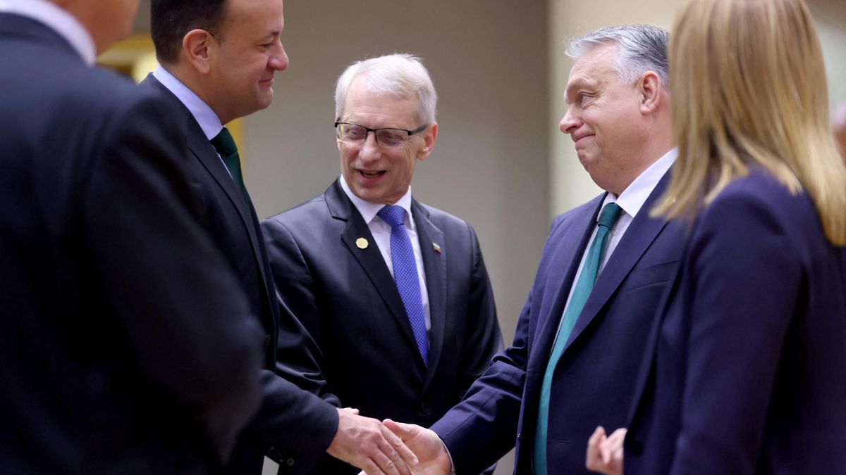 Orbán kapituloval, EU se jednomyslně shodla na pomoci Ukrajině